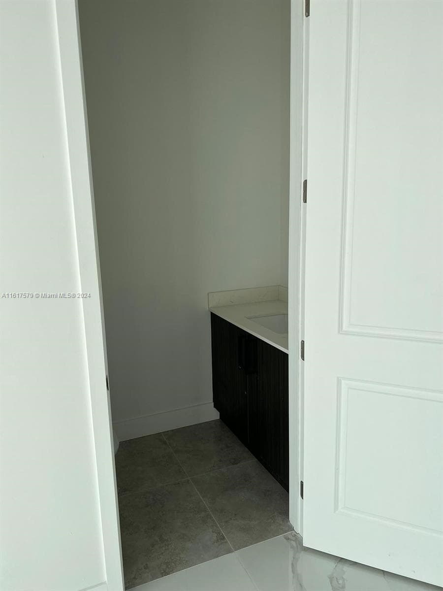 3537 Forest View Cir photo 57