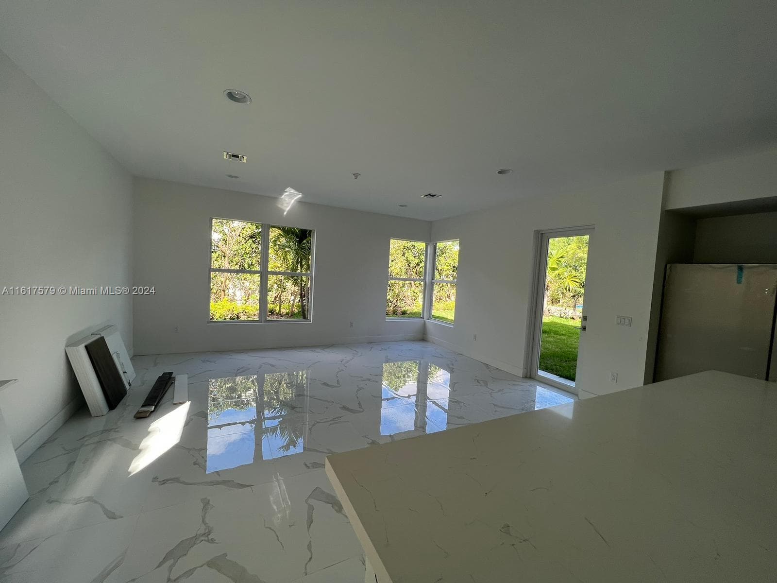 3537 Forest View Cir photo 94