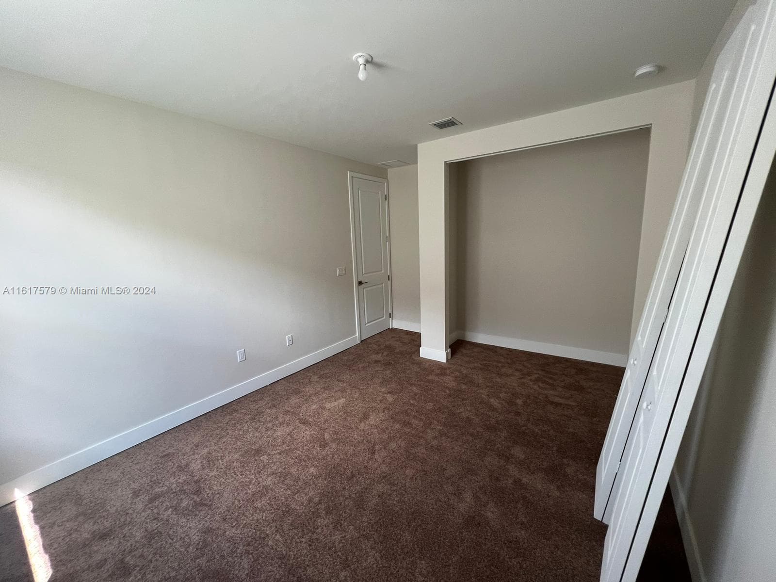 3537 Forest View Cir photo 36