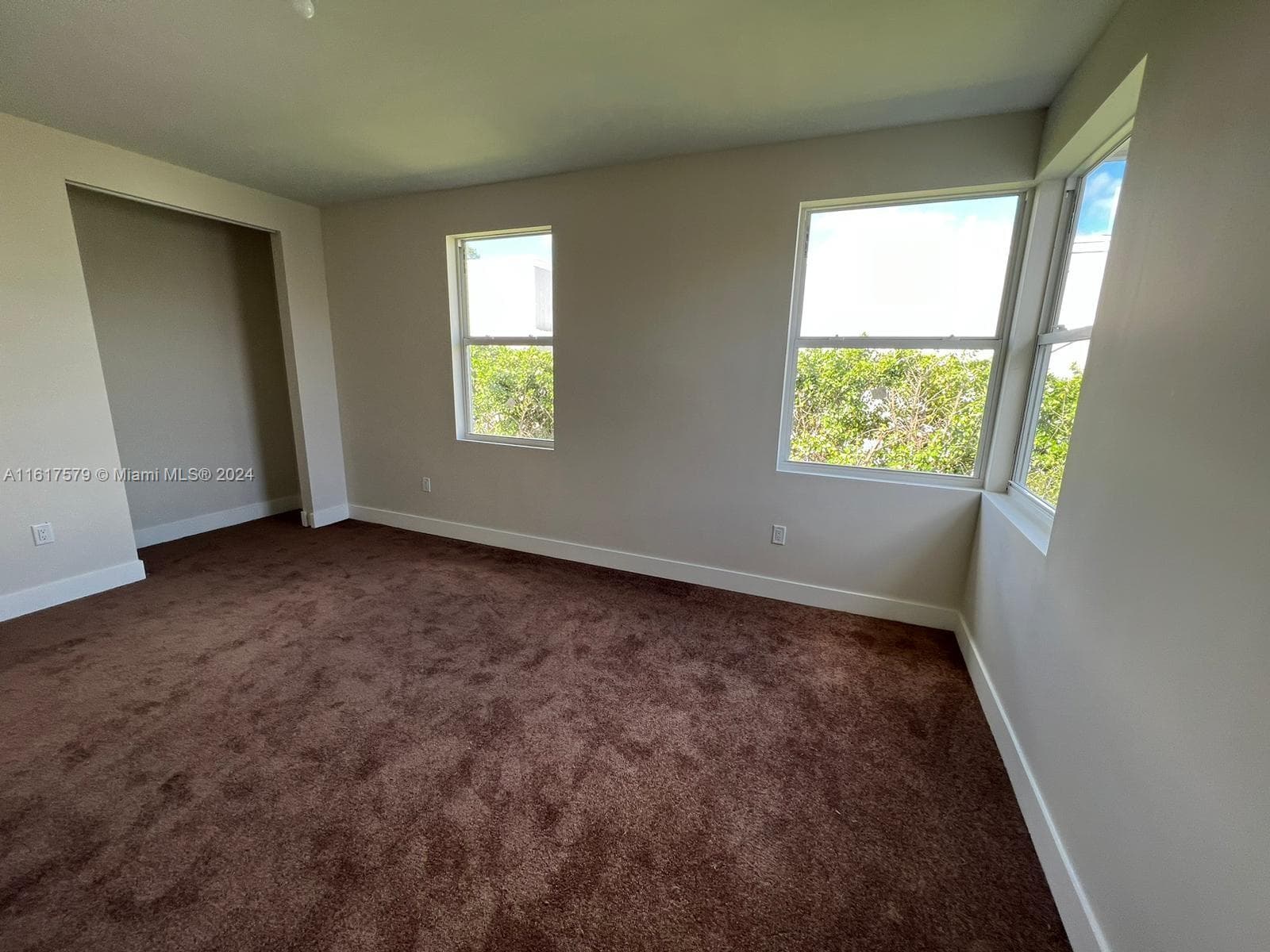 3537 Forest View Cir photo 30