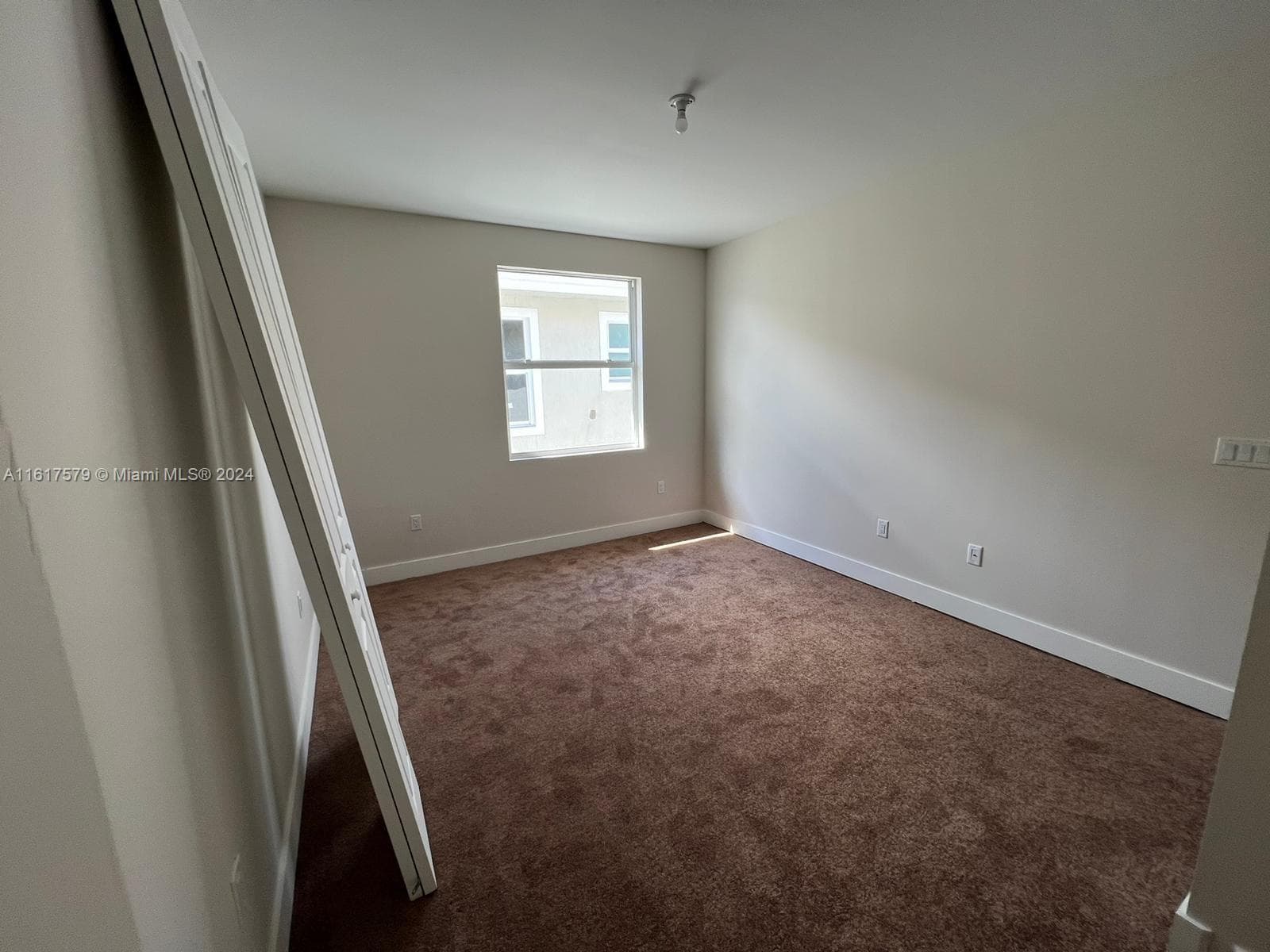3537 Forest View Cir photo 34