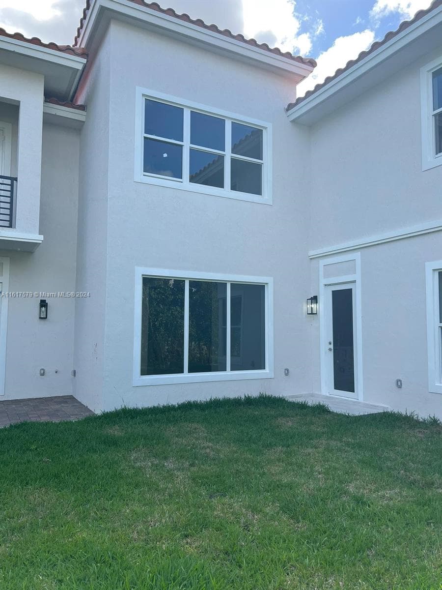 3537 Forest View Cir photo 10