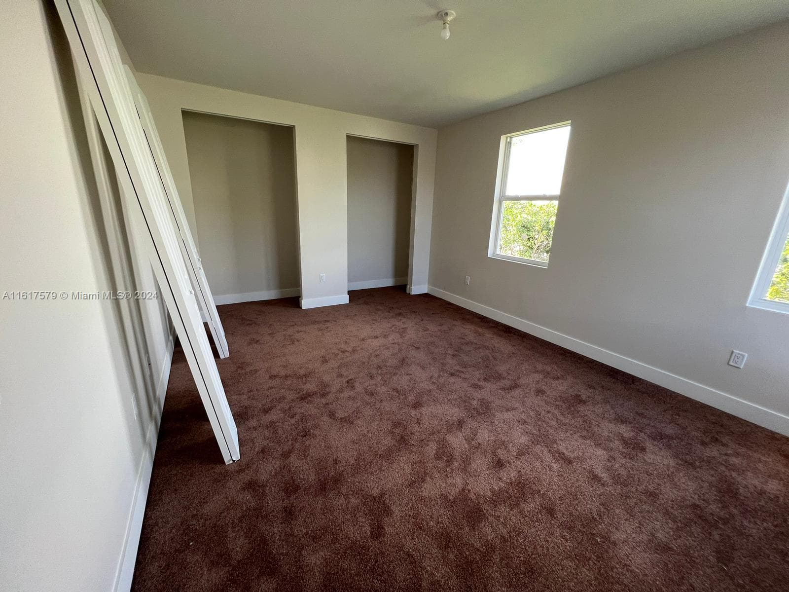 3537 Forest View Cir photo 33