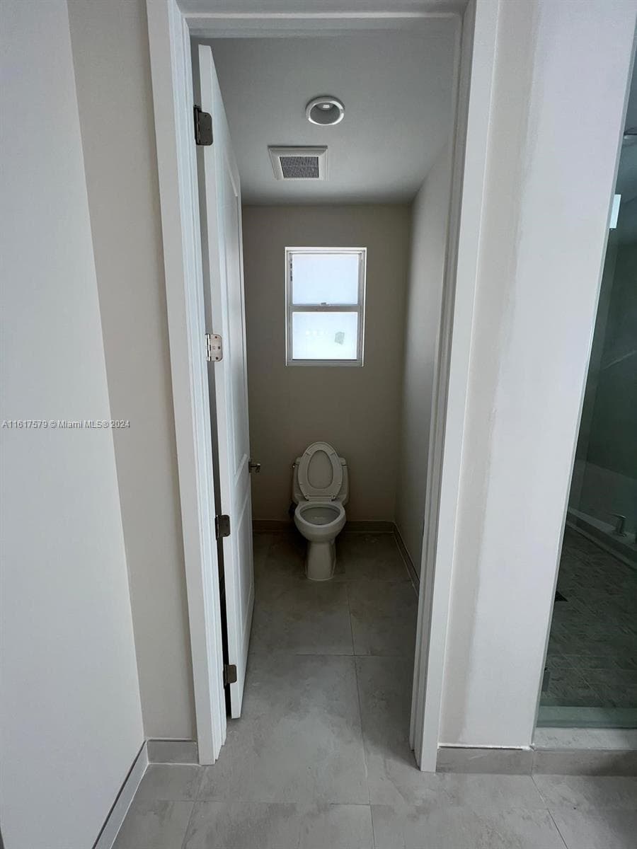 3537 Forest View Cir photo 41