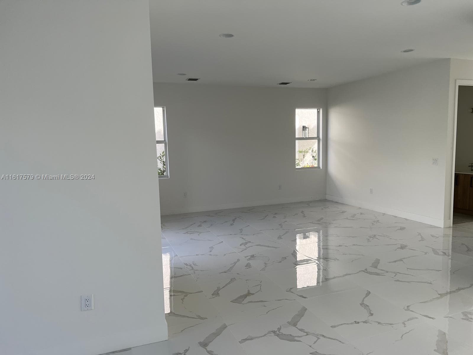 3537 Forest View Cir photo 58