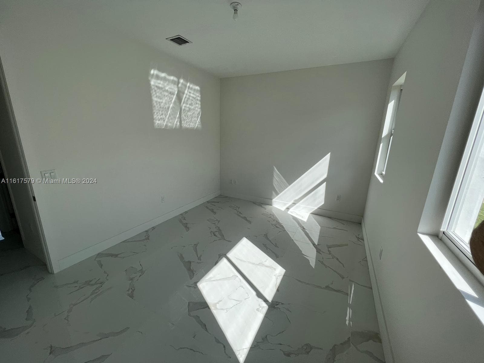 3537 Forest View Cir photo 64