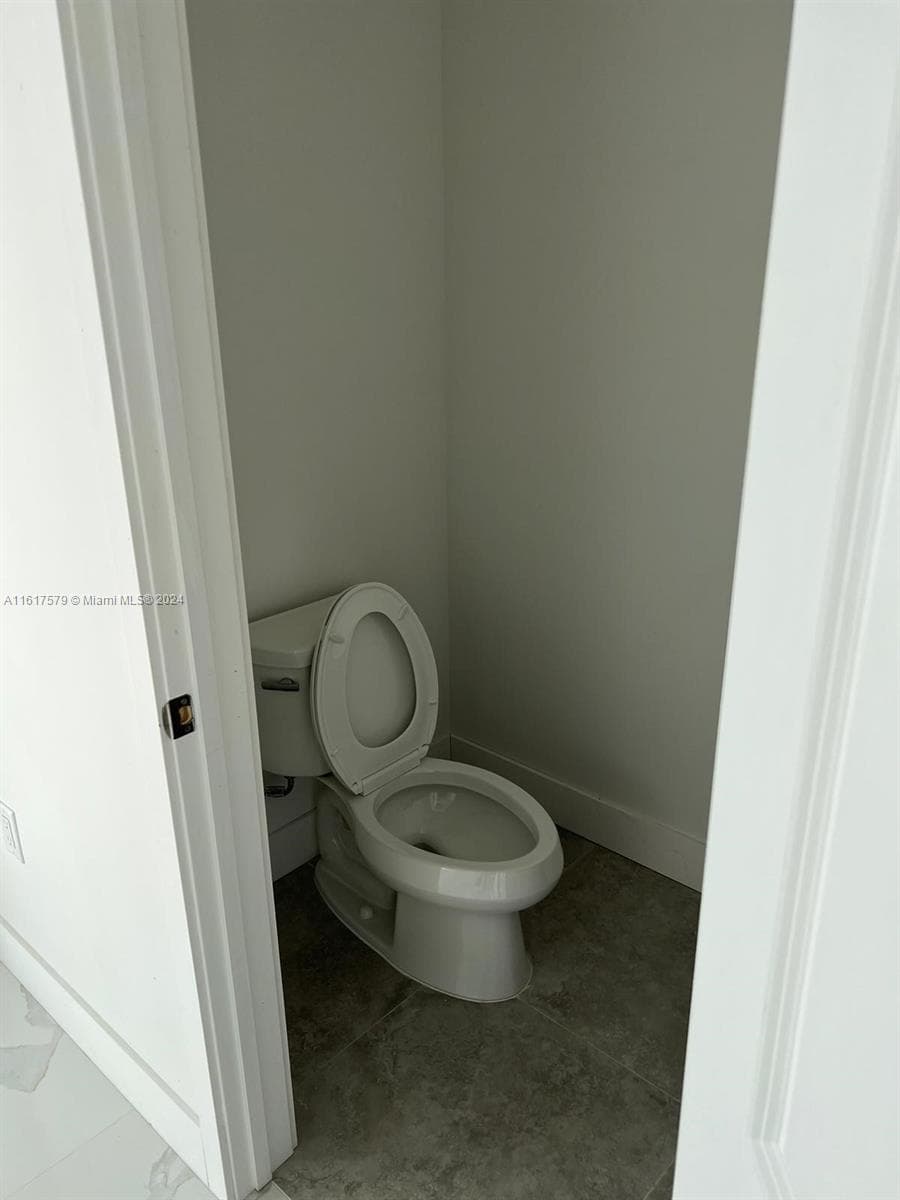 3537 Forest View Cir photo 60