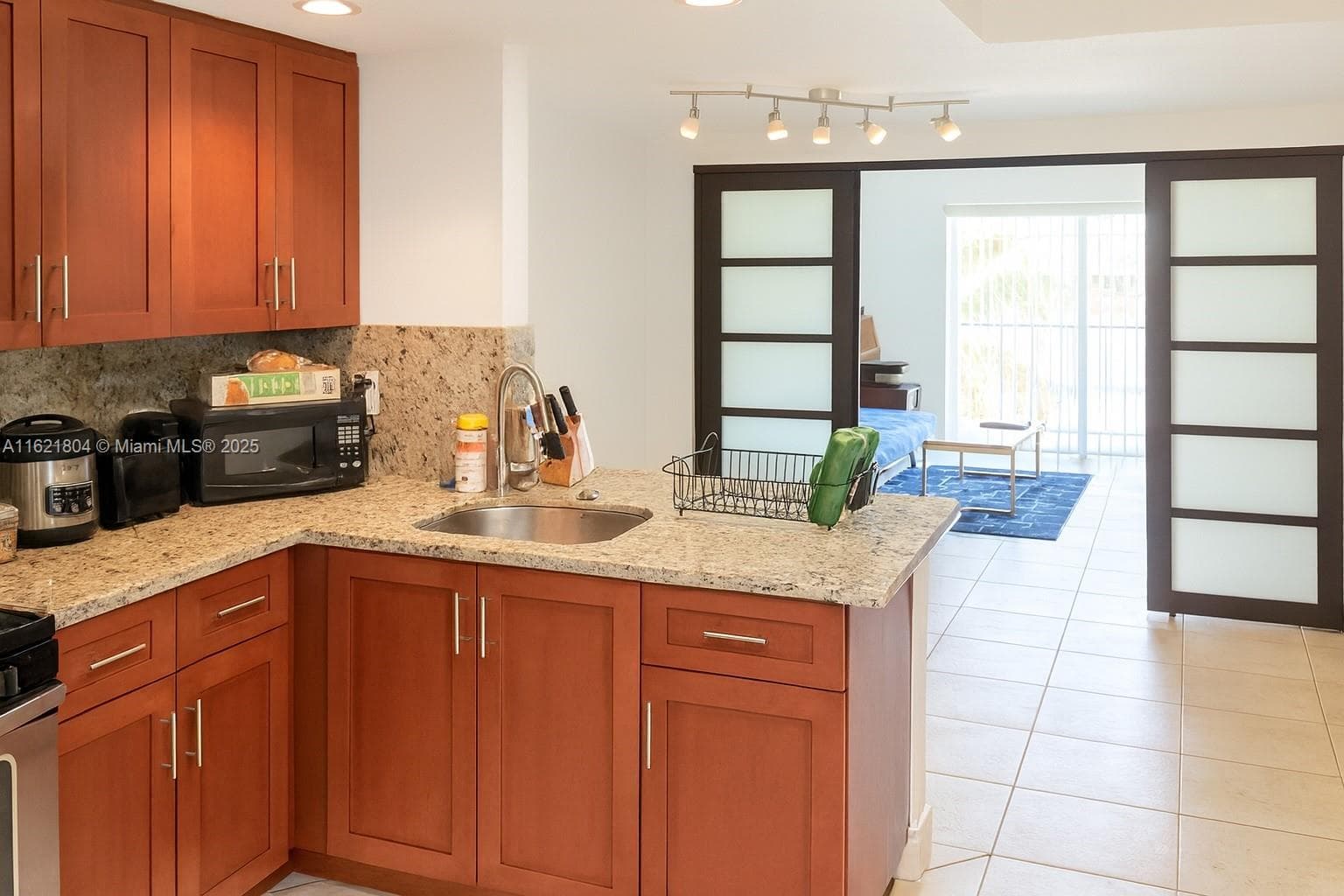 VILLAS OF PINECREST CONDO · #115 in Pinecrest - Photo 2