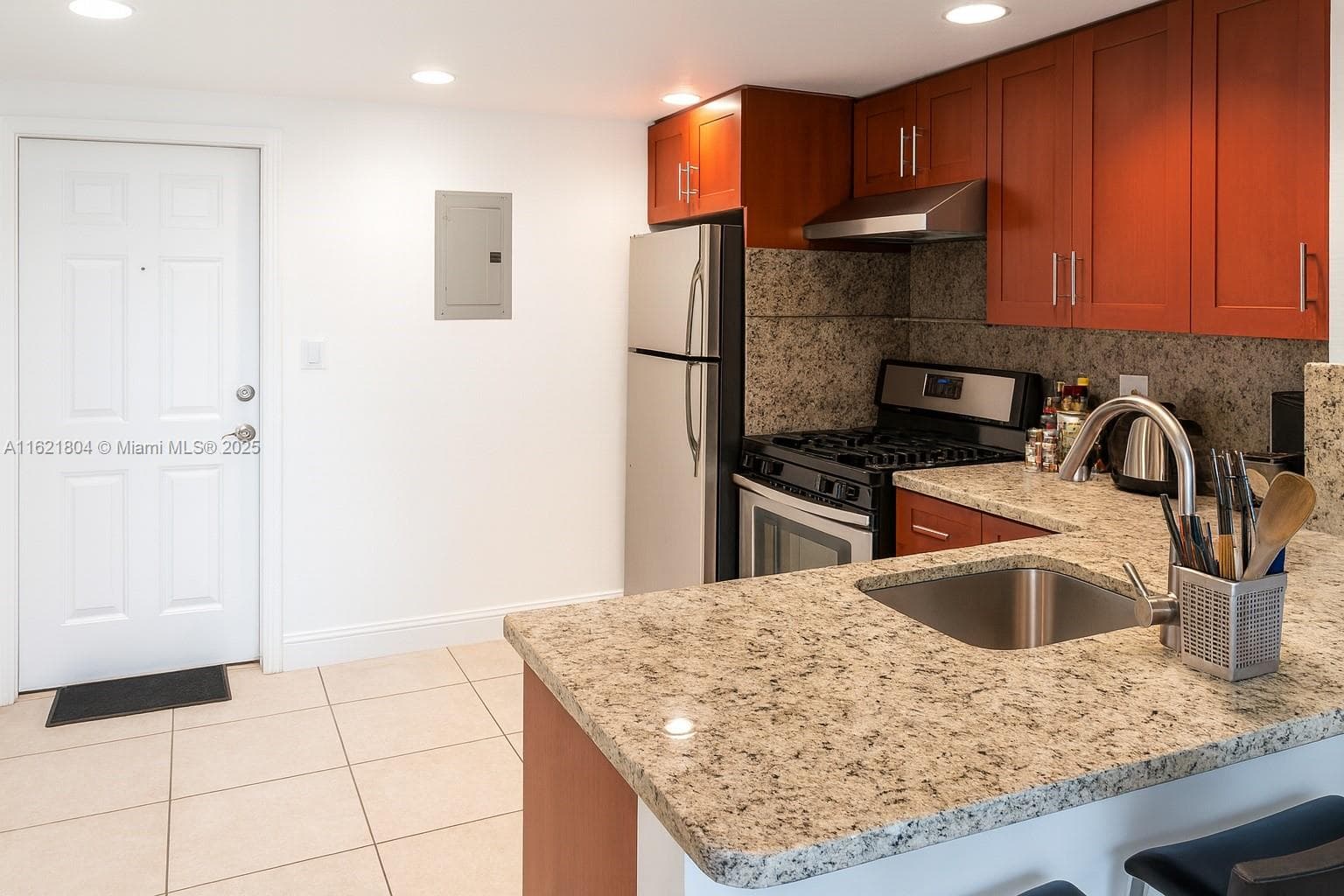 VILLAS OF PINECREST CONDO · #115 in Pinecrest - Photo 1
