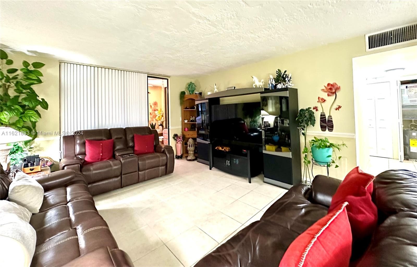 Somerset · #206 in Lauderdale Lakes - Photo 2
