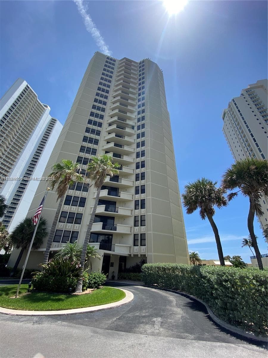 PHOENIX TOWERS CONDO · #B-15C in Riviera Beach - Photo 6