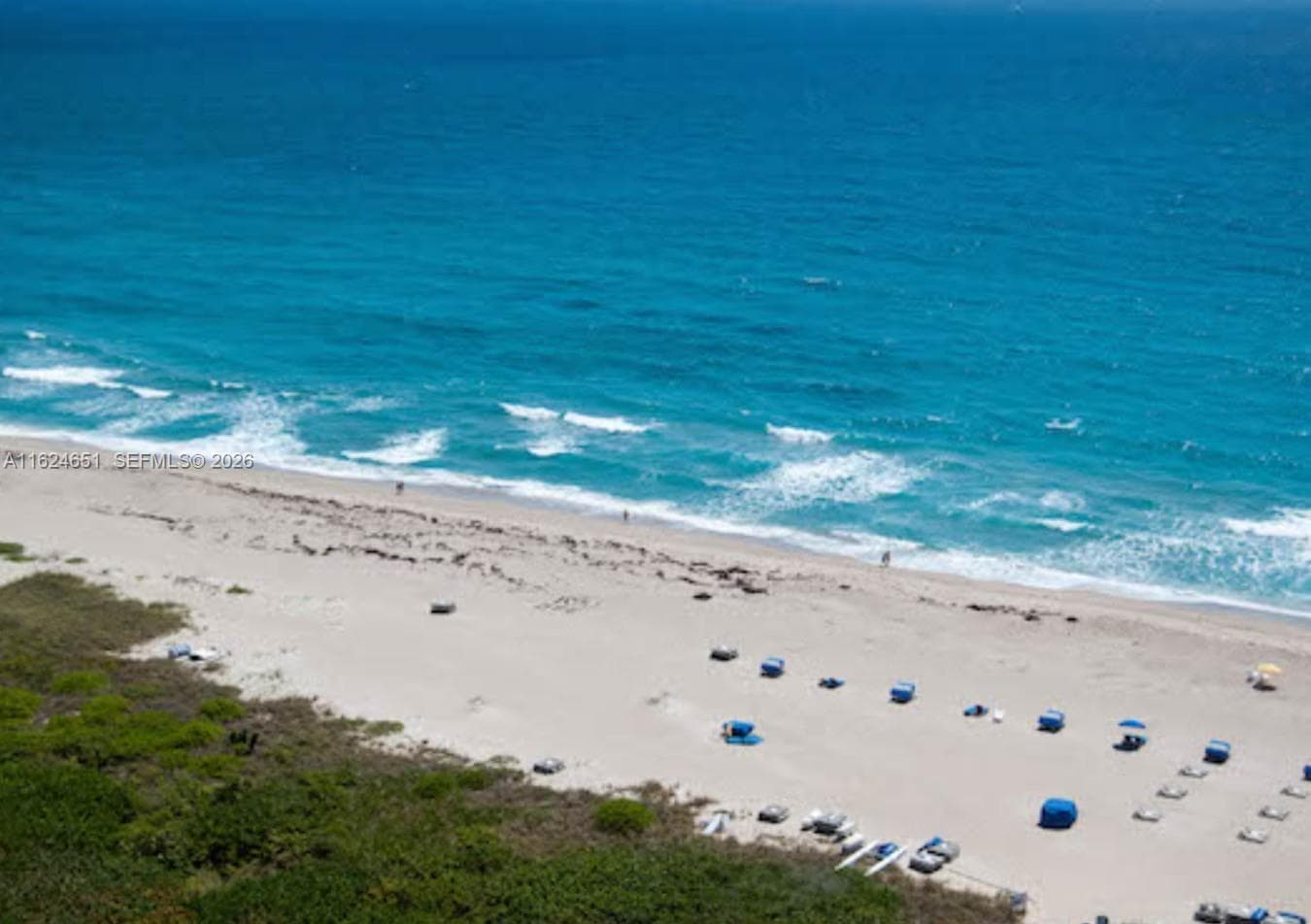 PHOENIX TOWERS CONDO · #B-15C in Riviera Beach - Photo 7