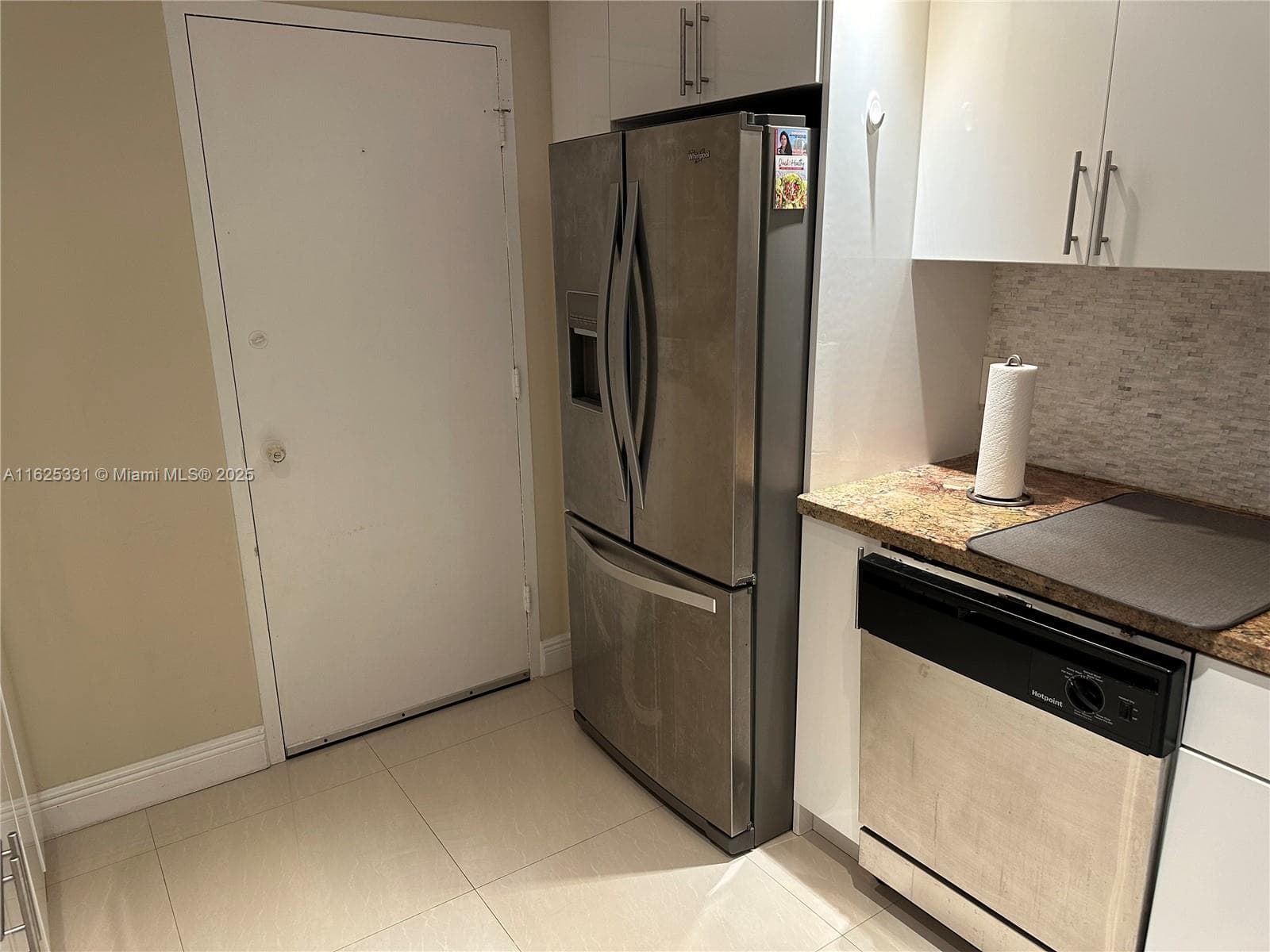 Hillcrest · #916B in Hollywood - Photo 32