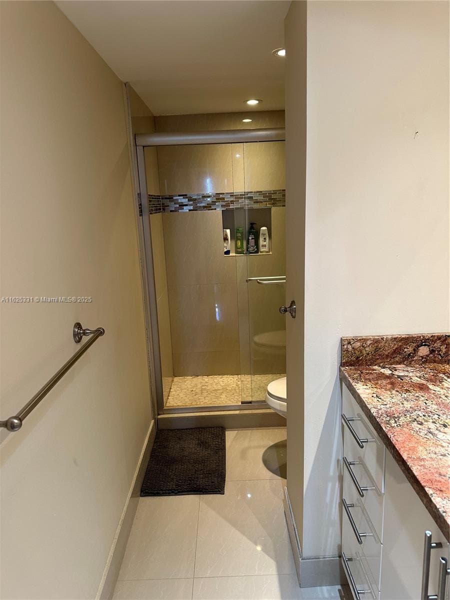 Hillcrest · #916B in Hollywood - Photo 33