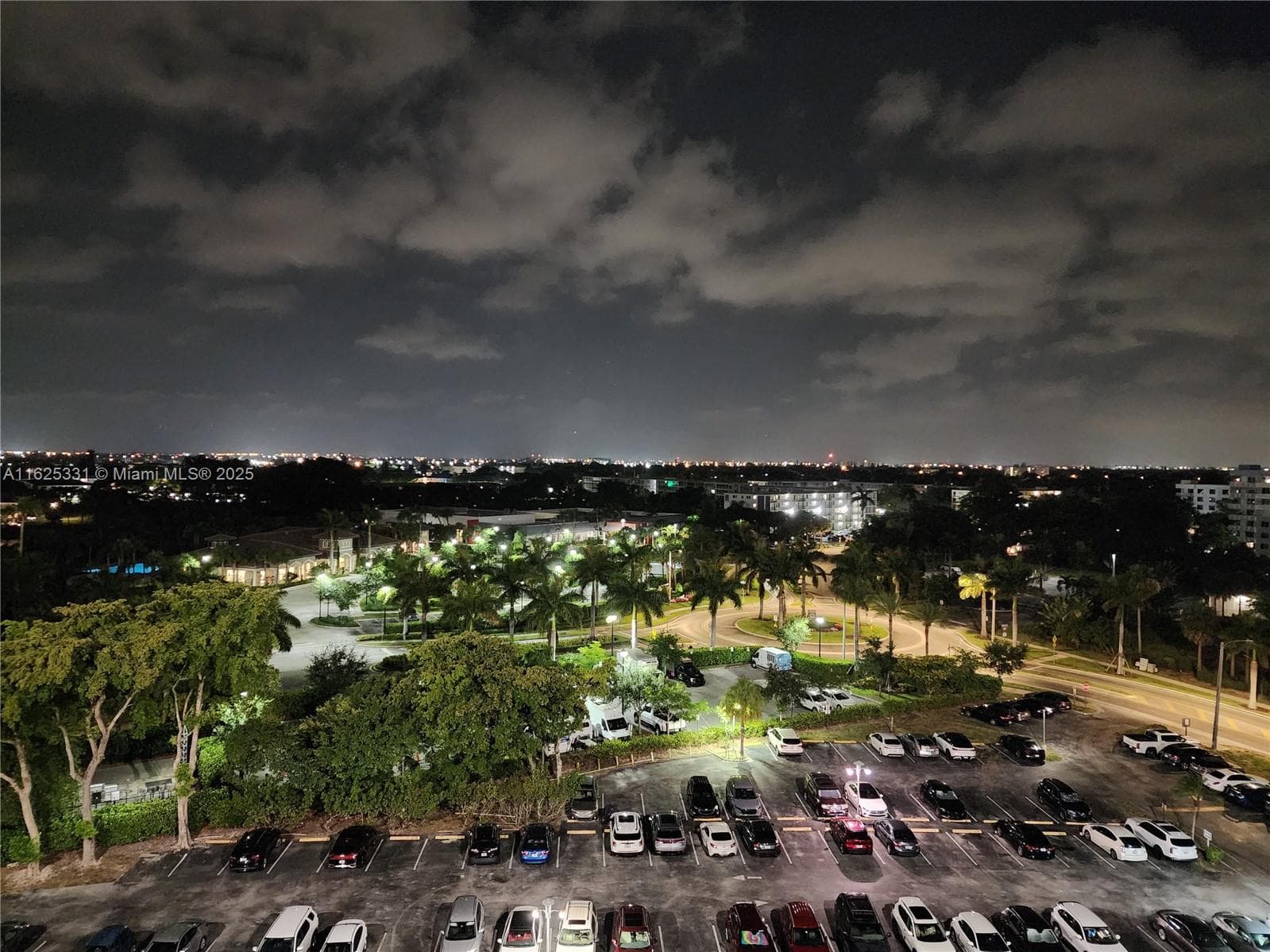 Hillcrest · #916B in Hollywood - Photo 45