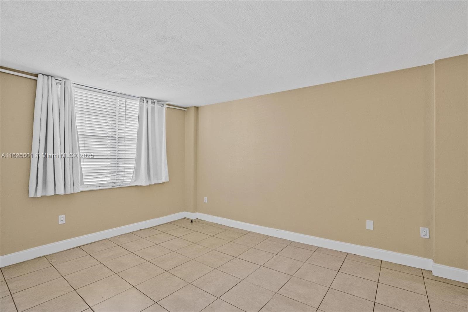 PARKWAY TOWERS · #306 in Miami - Photo 12