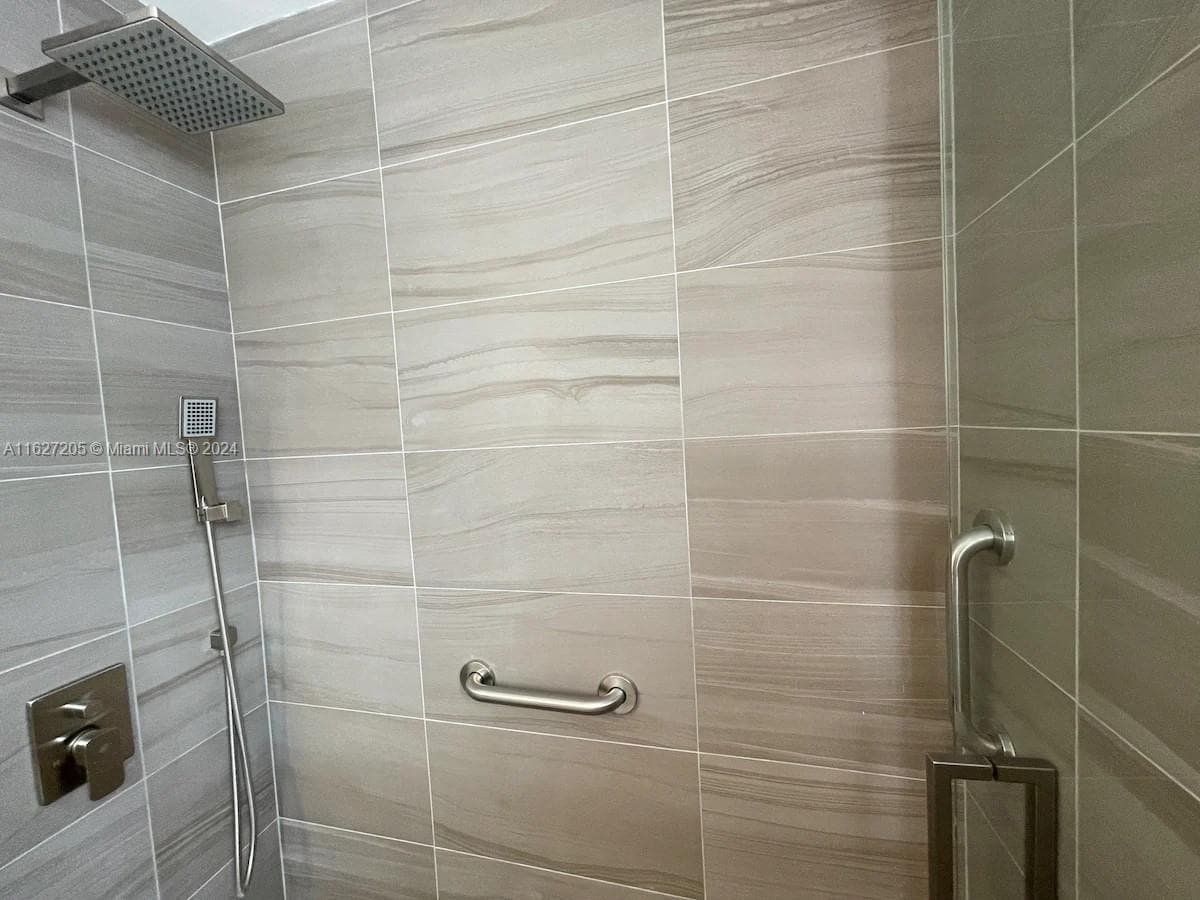 SUNRISE CLUB CONDO · #24 in Key Biscayne - Photo 24