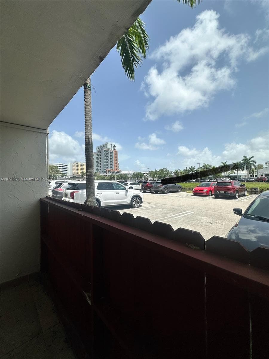 Villas of Pinecrest Condo · #908 in Pinecrest - Photo 8