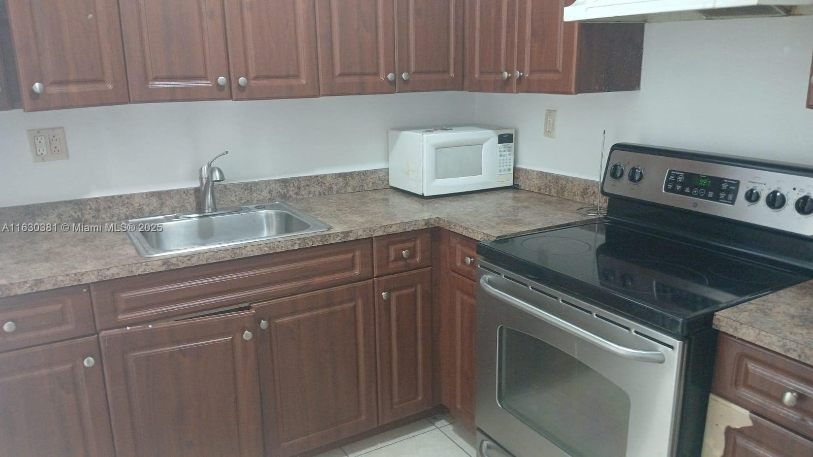 Royal point · #313 in Lauderdale Lakes - Photo 13