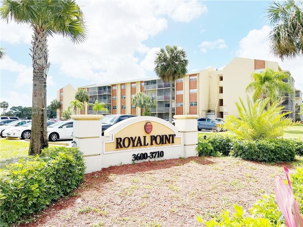 Royal point · #313 in Lauderdale Lakes - Photo 1