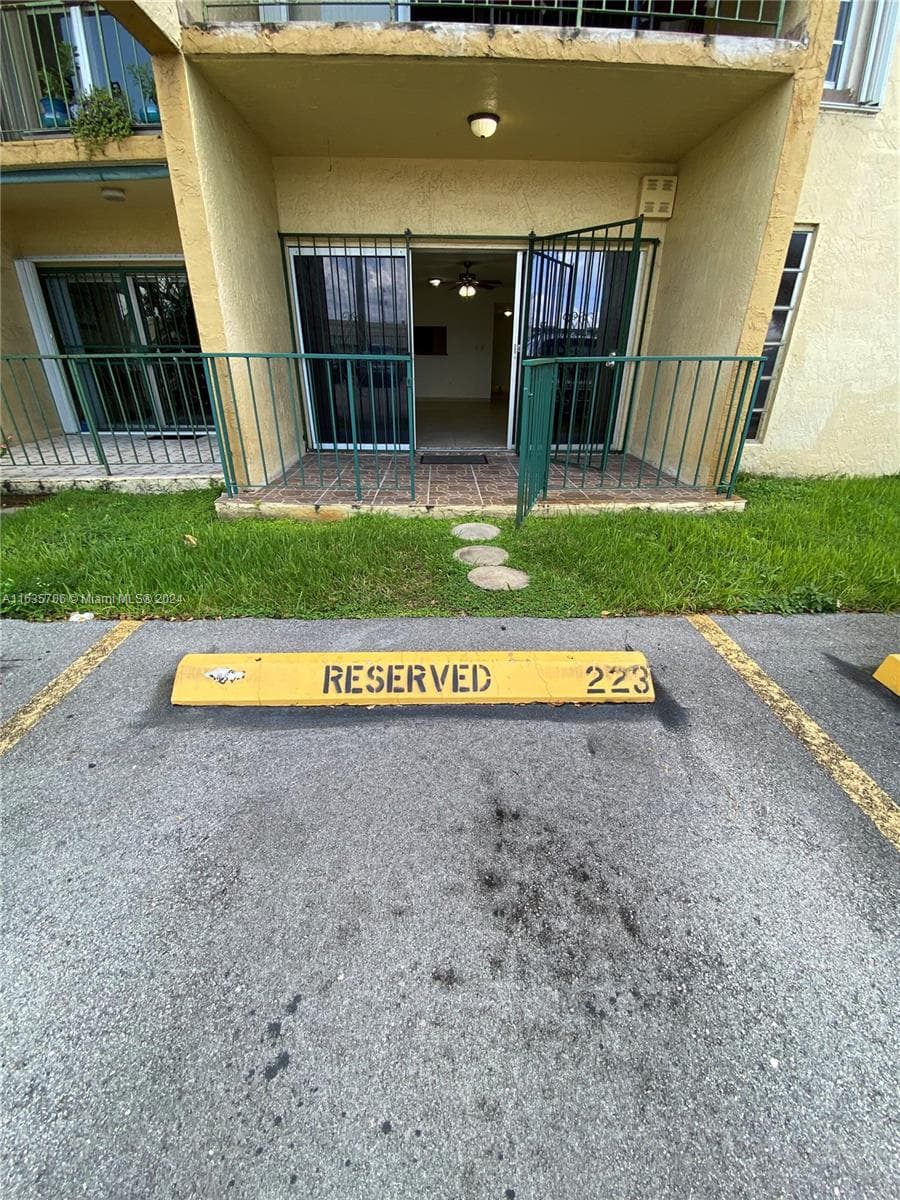 TOWERS OF WESTLAND · #123 in Hialeah - Photo 3