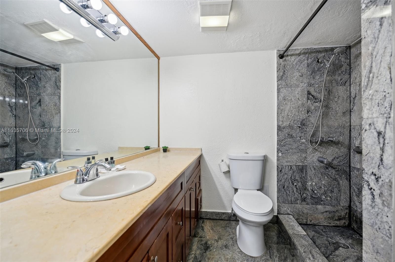 TOWERS OF WESTLAND · #123 in Hialeah - Photo 10