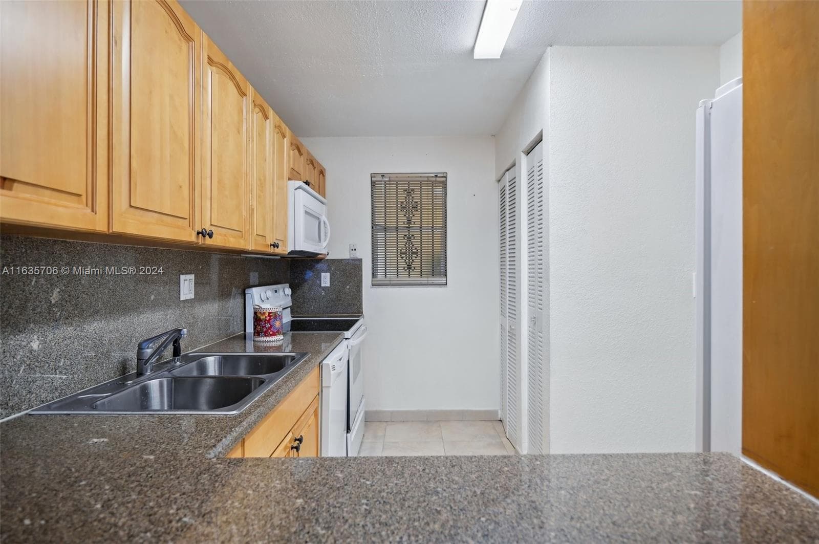 TOWERS OF WESTLAND · #123 in Hialeah - Photo 19