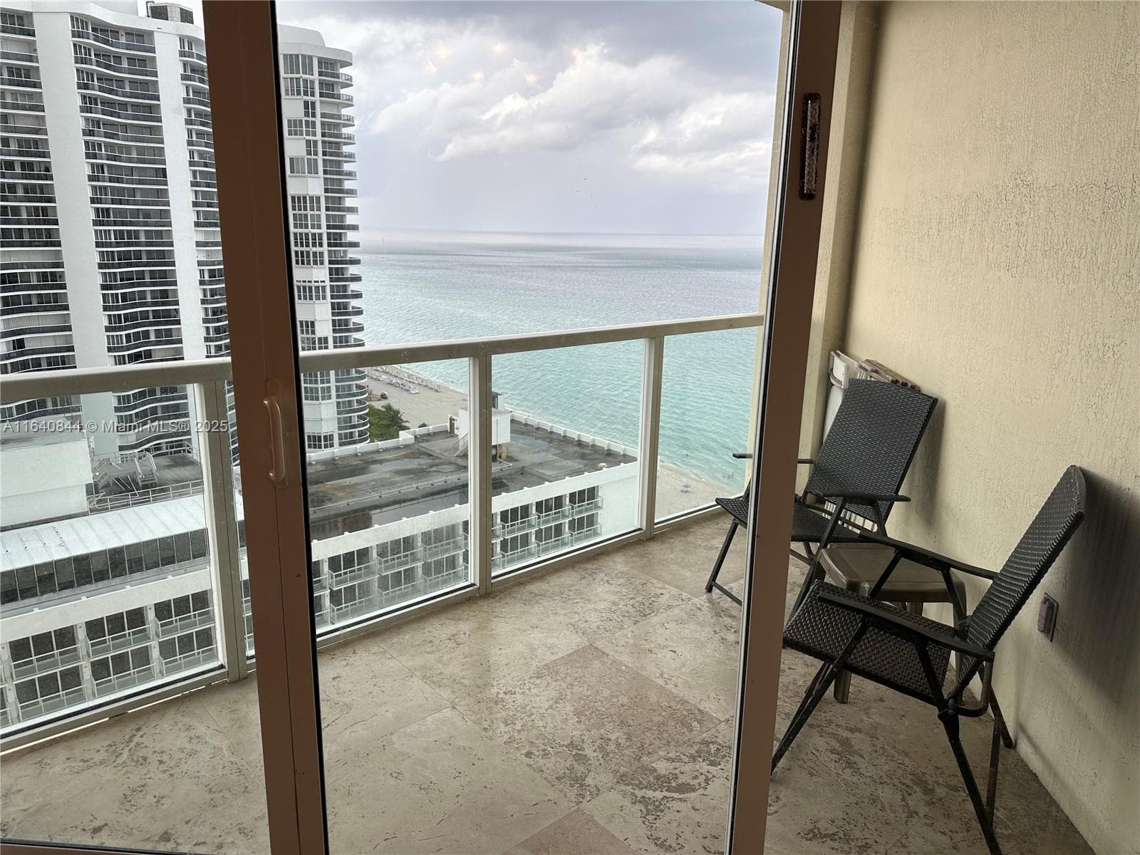 La Perla · #2006 in Sunny Isles Beach - Photo 36