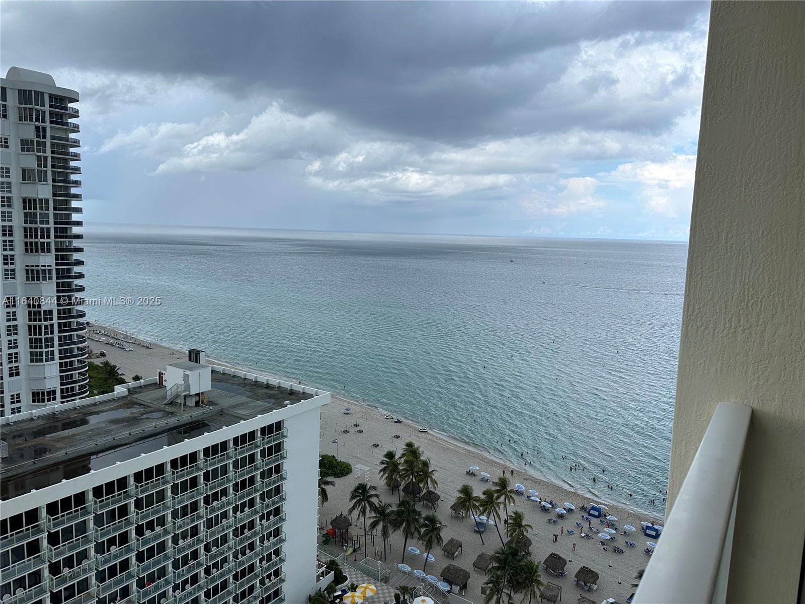 La Perla · #2006 in Sunny Isles Beach - Photo 38
