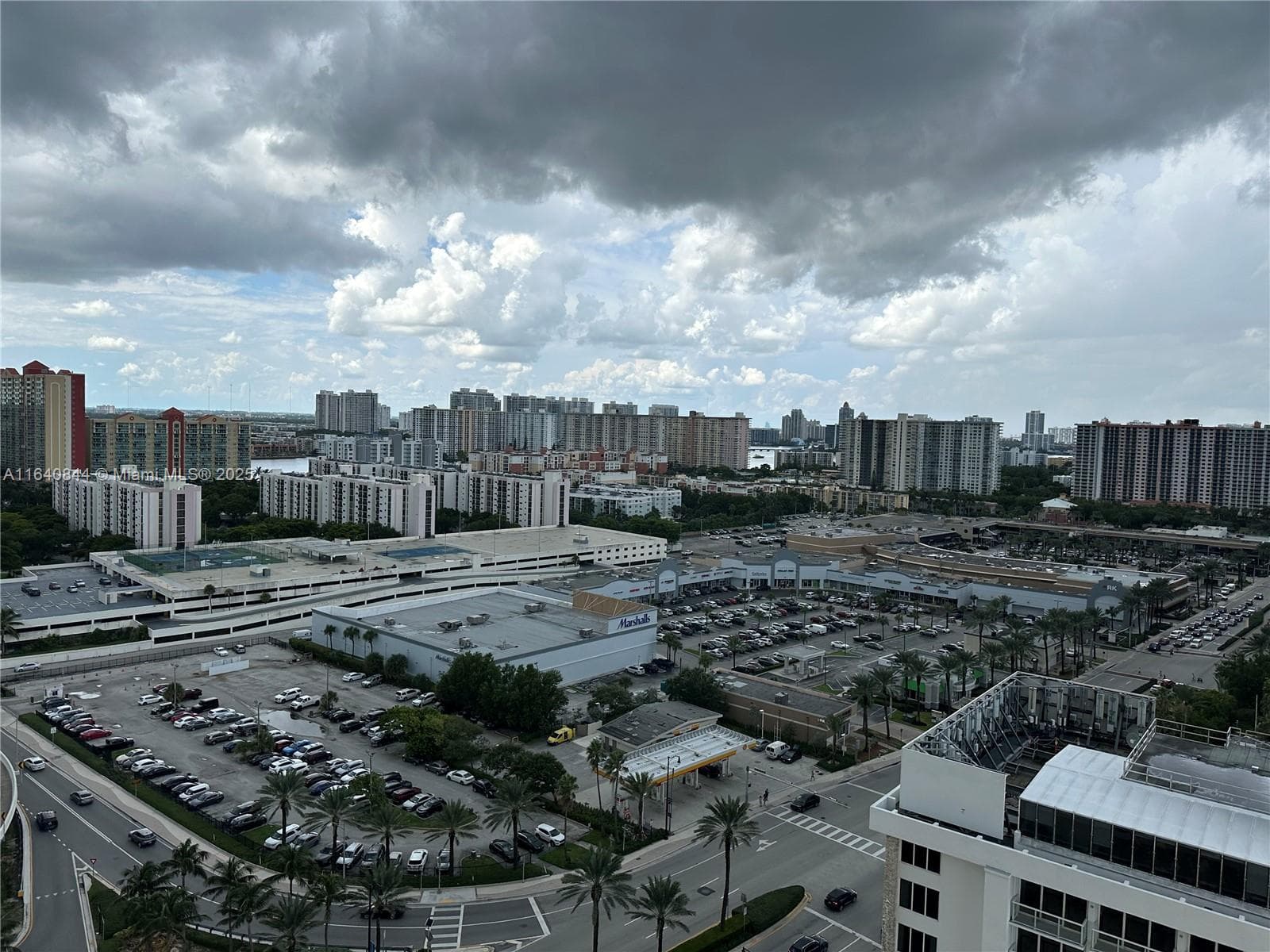 La Perla · #2006 in Sunny Isles Beach - Photo 40