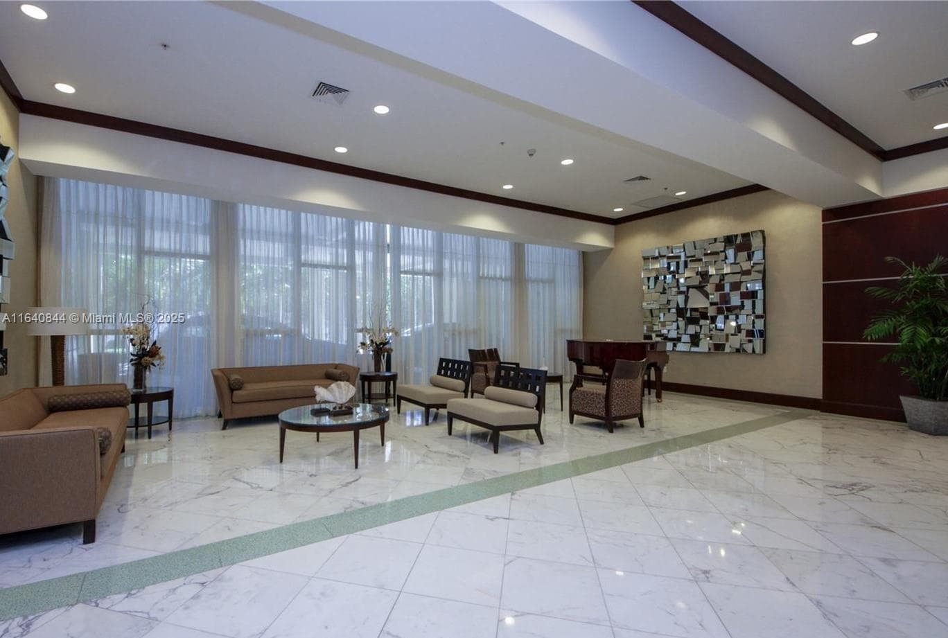La Perla · #2006 in Sunny Isles Beach - Photo 4