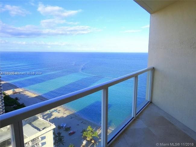 La Perla · #2409 in Sunny Isles Beach - Photo 2