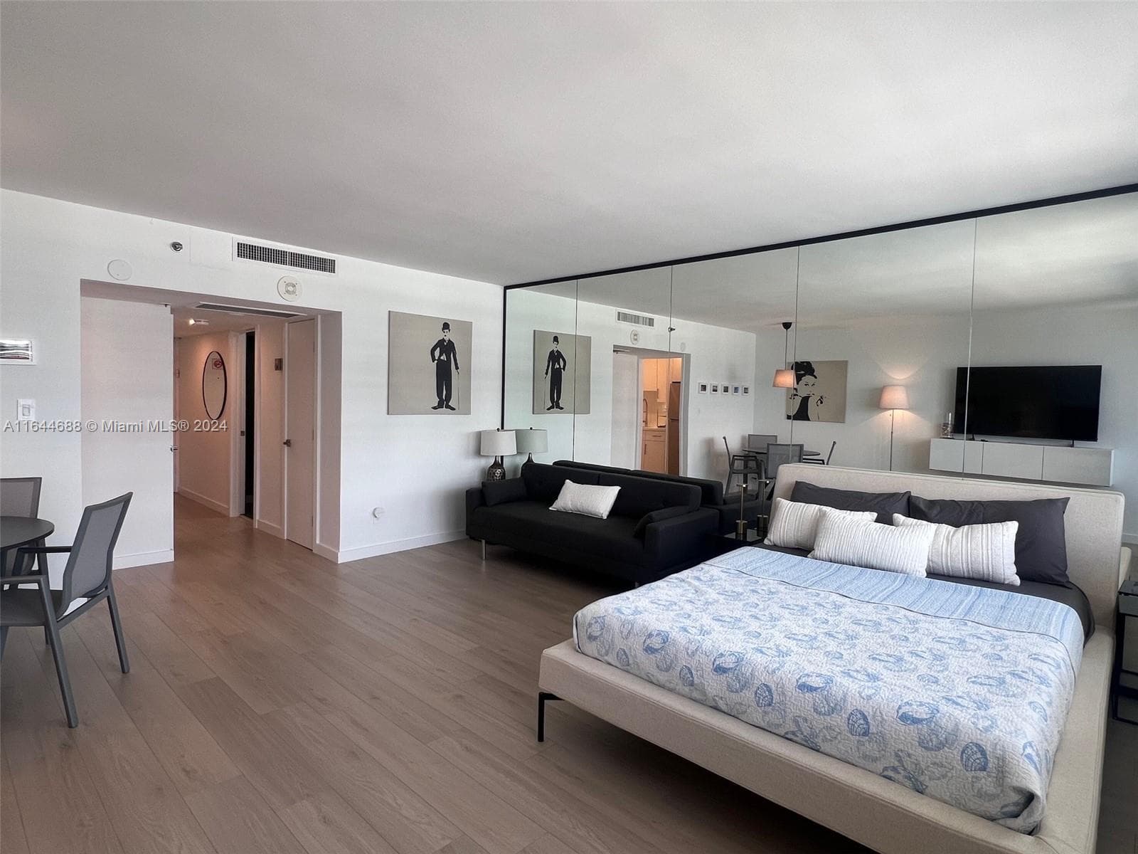The Decoplage · #1104 in Miami Beach - Photo 2