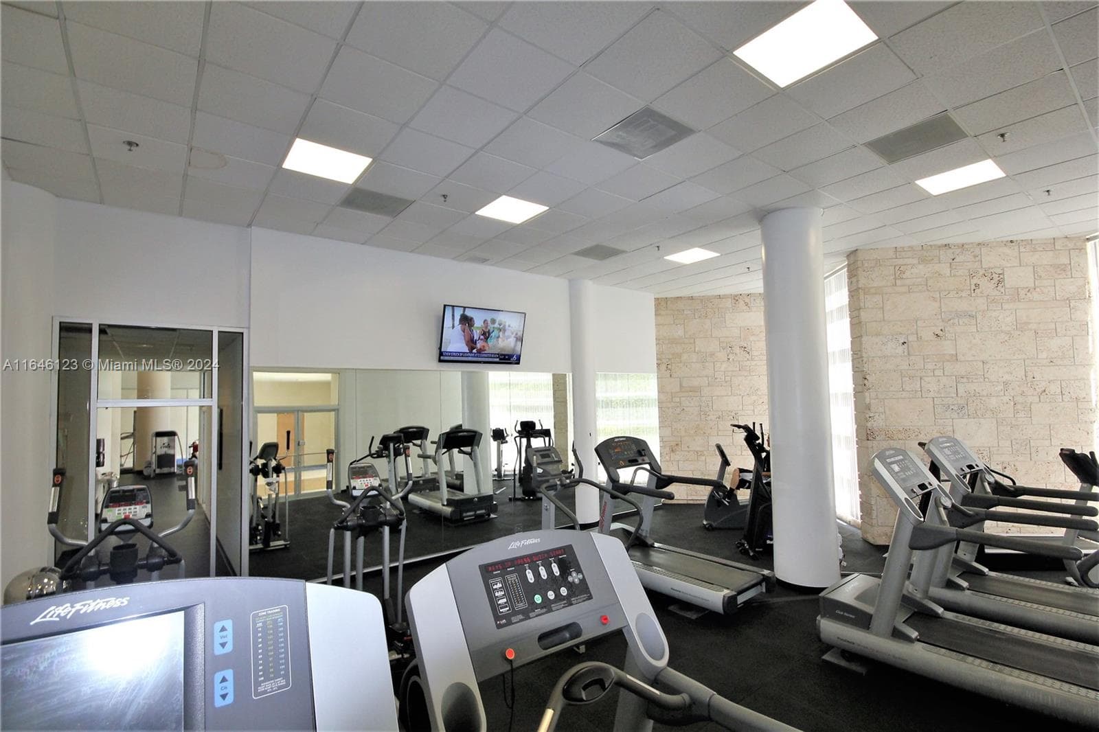 Seacoast 5151 · #629 in Miami Beach - Photo 57