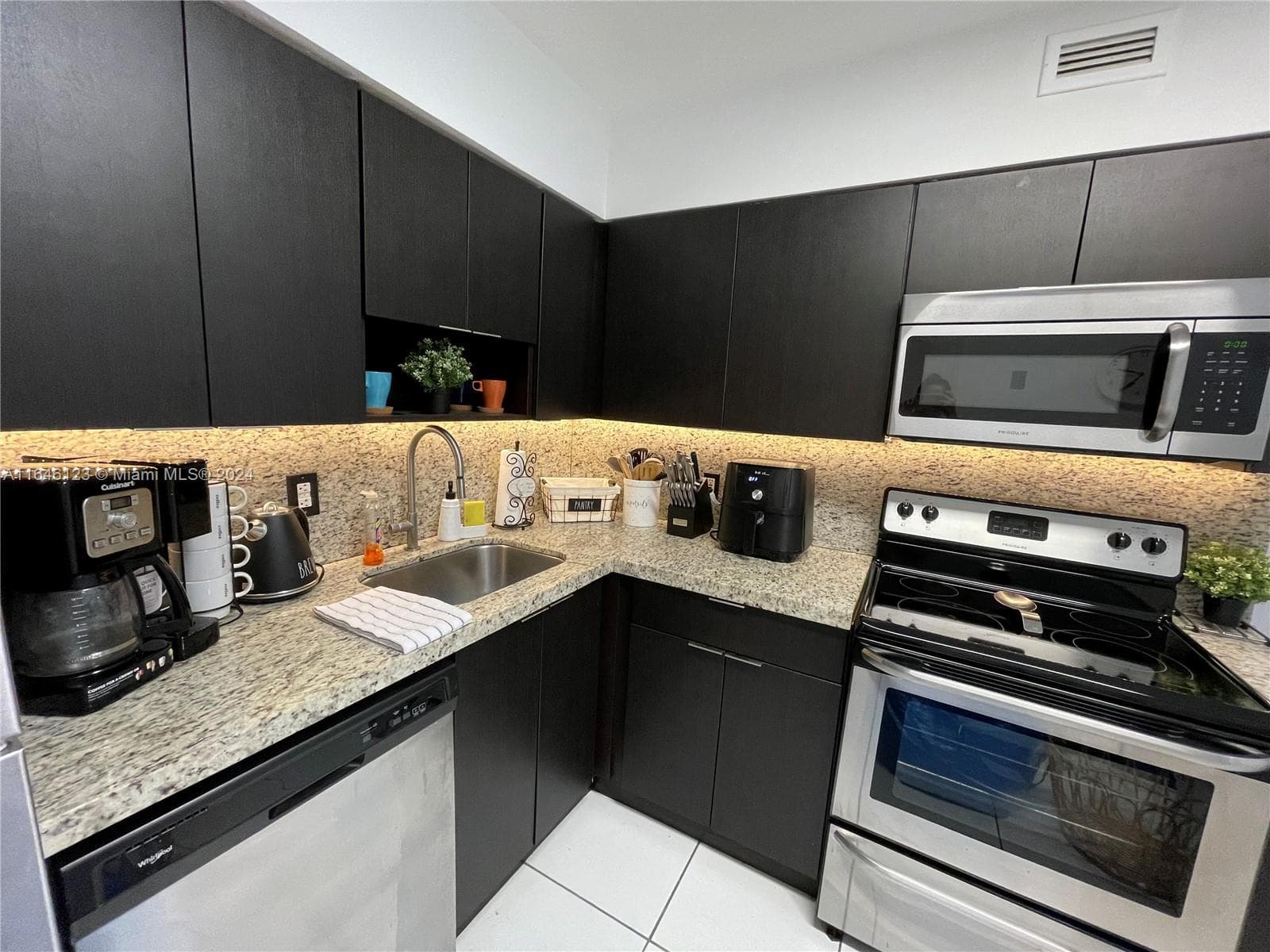 Seacoast 5151 · #629 in Miami Beach - Photo 4