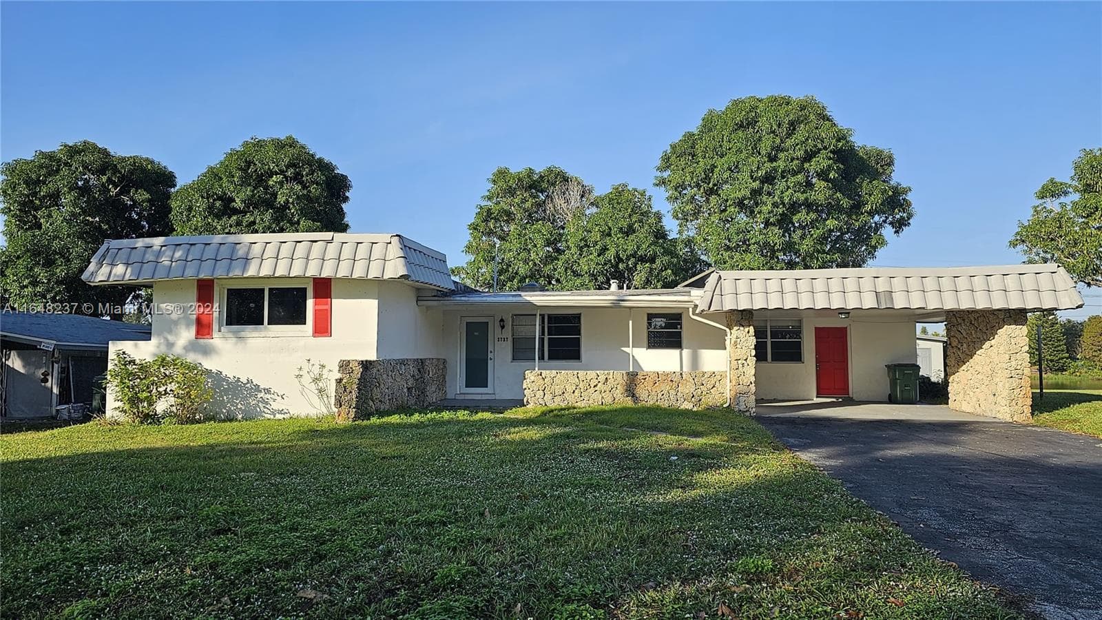 2737 NW 24th Ave photo 2