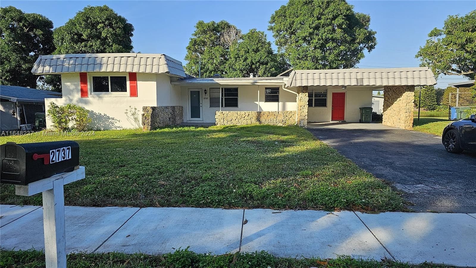2737 NW 24th Ave photo 3