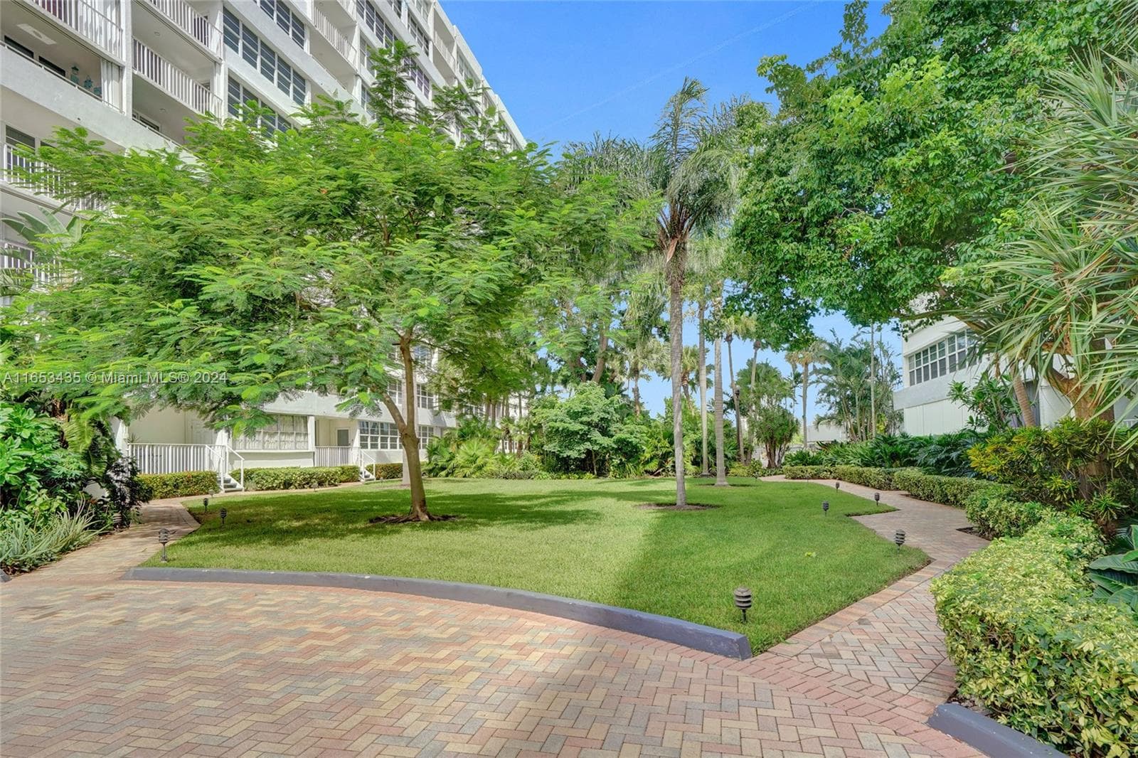 EAST POINT TOWERS · #815 in Fort Lauderdale - Photo 30