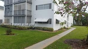 HILLCREST COUNTRY CLUB #7 · #102 in Hollywood - Photo 1