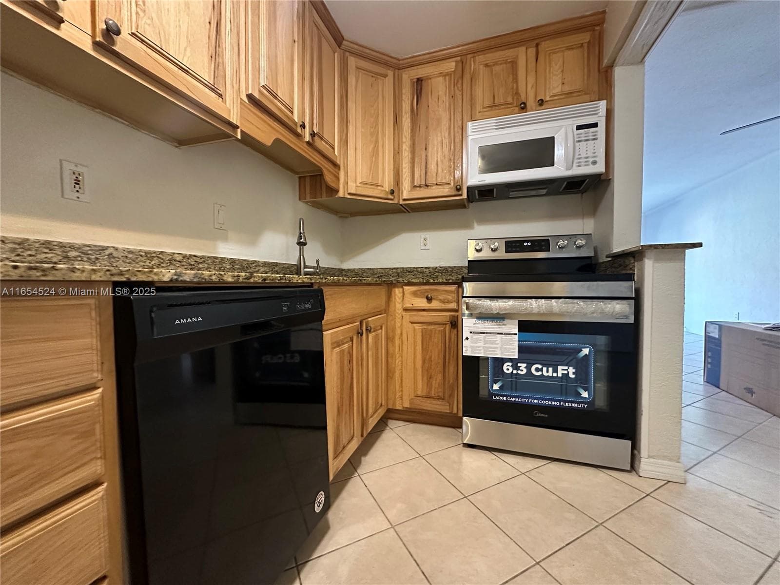 VILLAS OF PINECREST CONDO · #1032 in Pinecrest - Photo 2