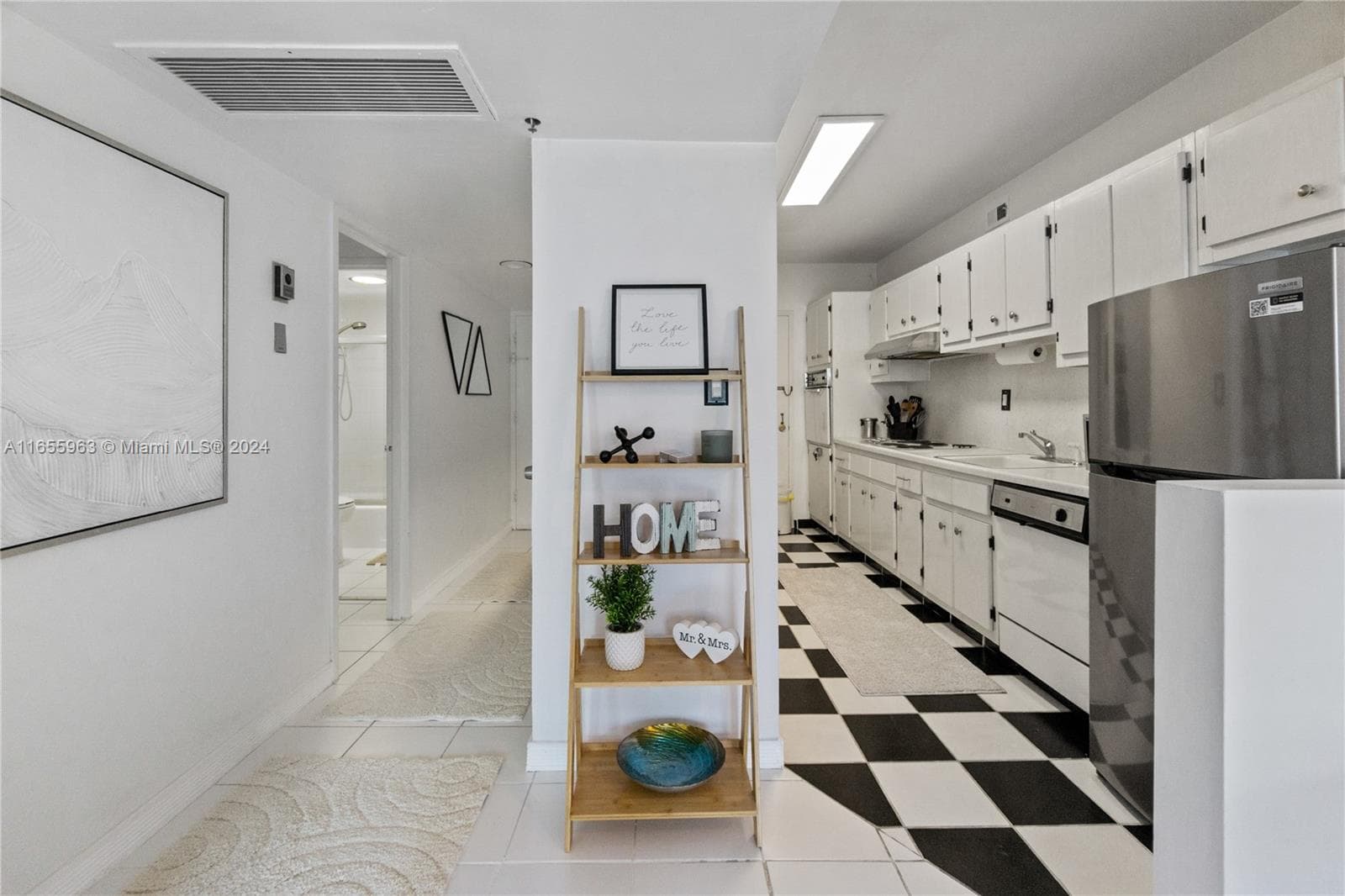 The Decoplage · #924 in Miami Beach - Photo 8