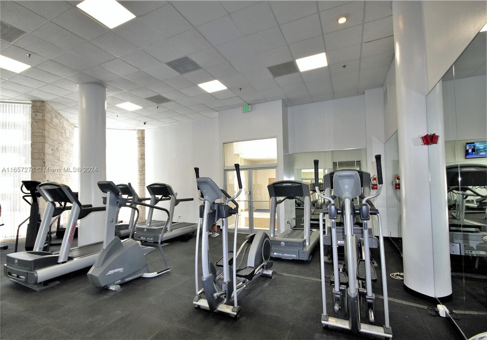 Seacoast 5151 · #933 in Miami Beach - Photo 59
