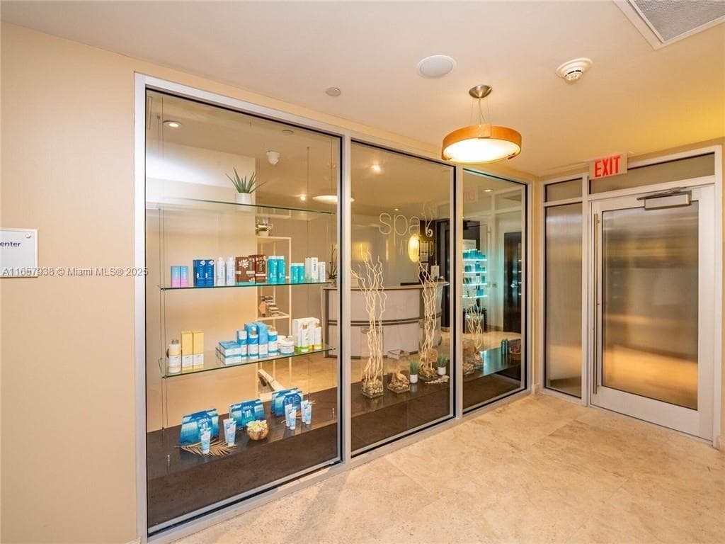 8000 sq feet of Relaxing