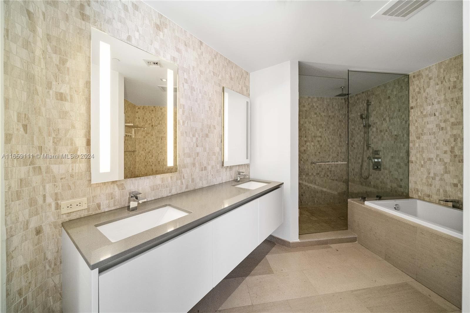 Reach Brickell City Centre · #1201 in Miami - Photo 14