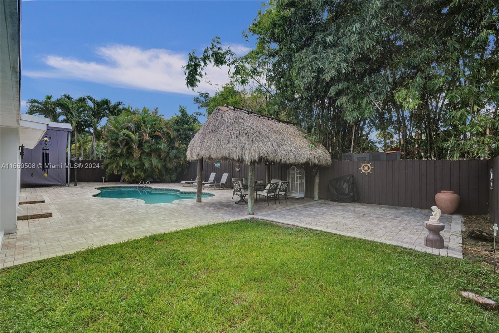 1910 N Hibiscus Dr photo 43