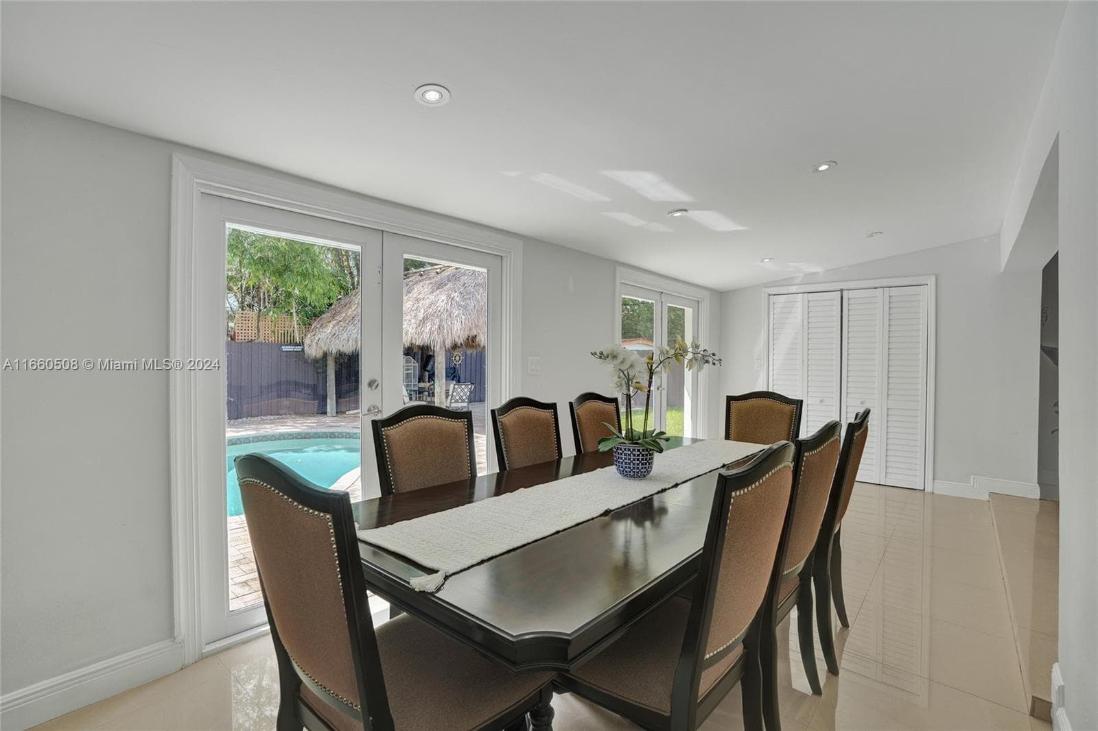 1910 N Hibiscus Dr photo 19