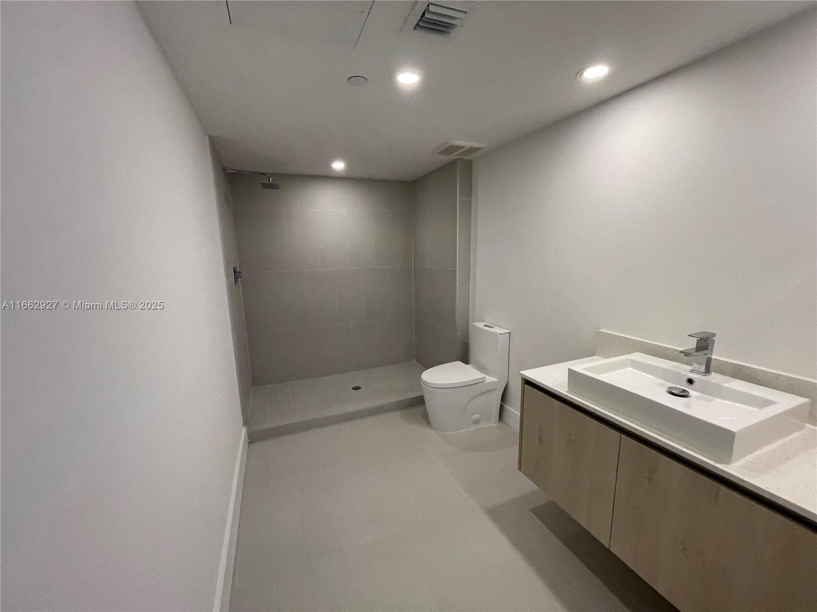 HIGHLANDS · #210 in North Miami Beach - Photo 8