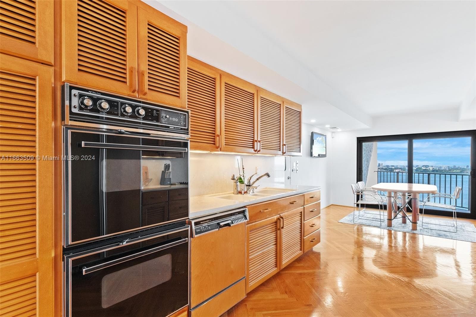 Cricket Club Condo · #2204 in Miami - Photo 12