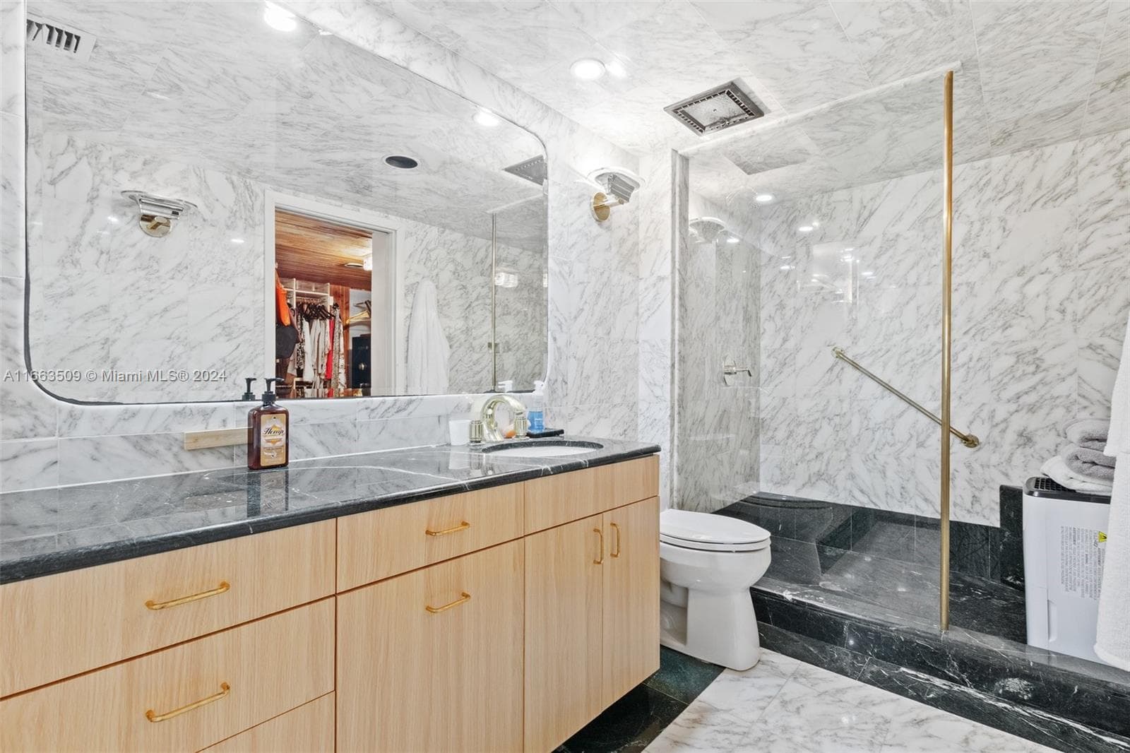 Cricket Club Condo · #2204 in Miami - Photo 21