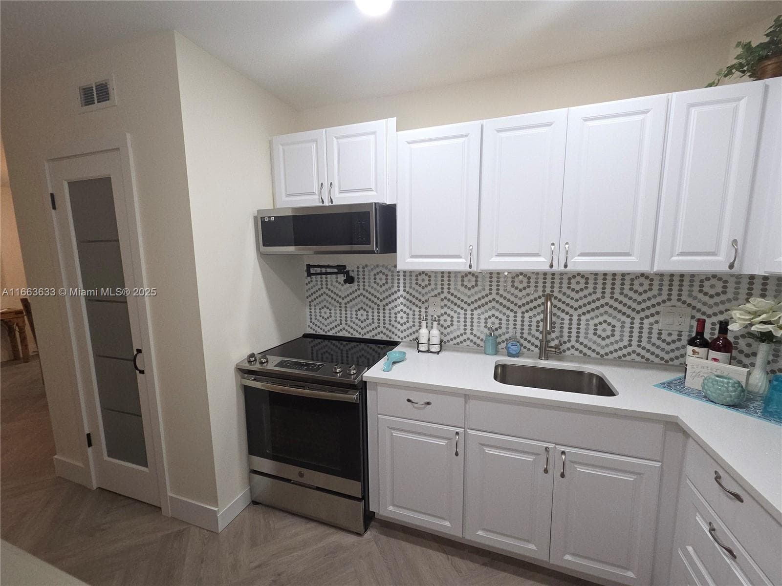 Oakland Grove Village · #218C in Oakland Park - Photo 7